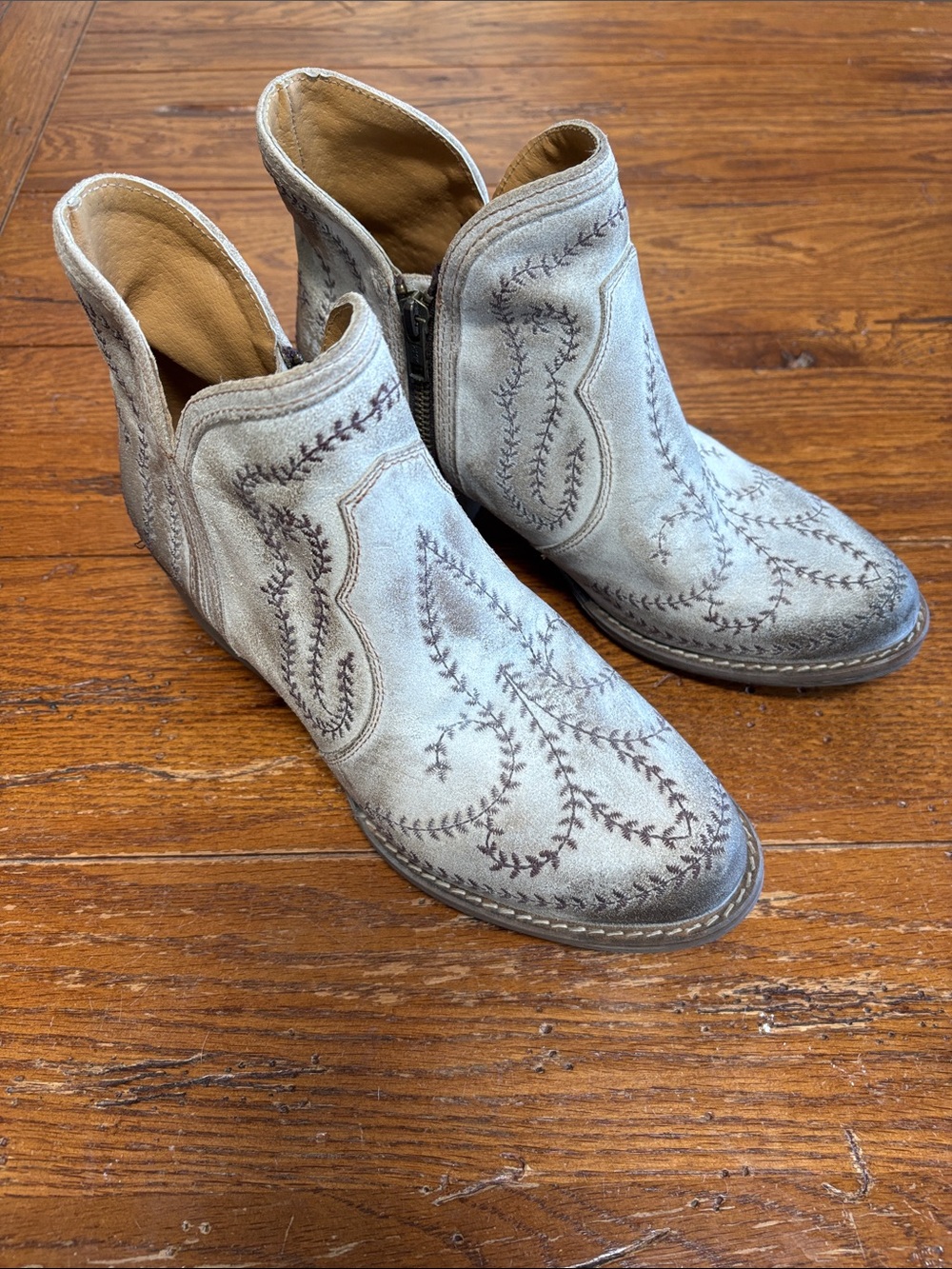 Sterling River Ankle Cowboy Boots New  Taupe Western Women’s SR6006 Size 8.5